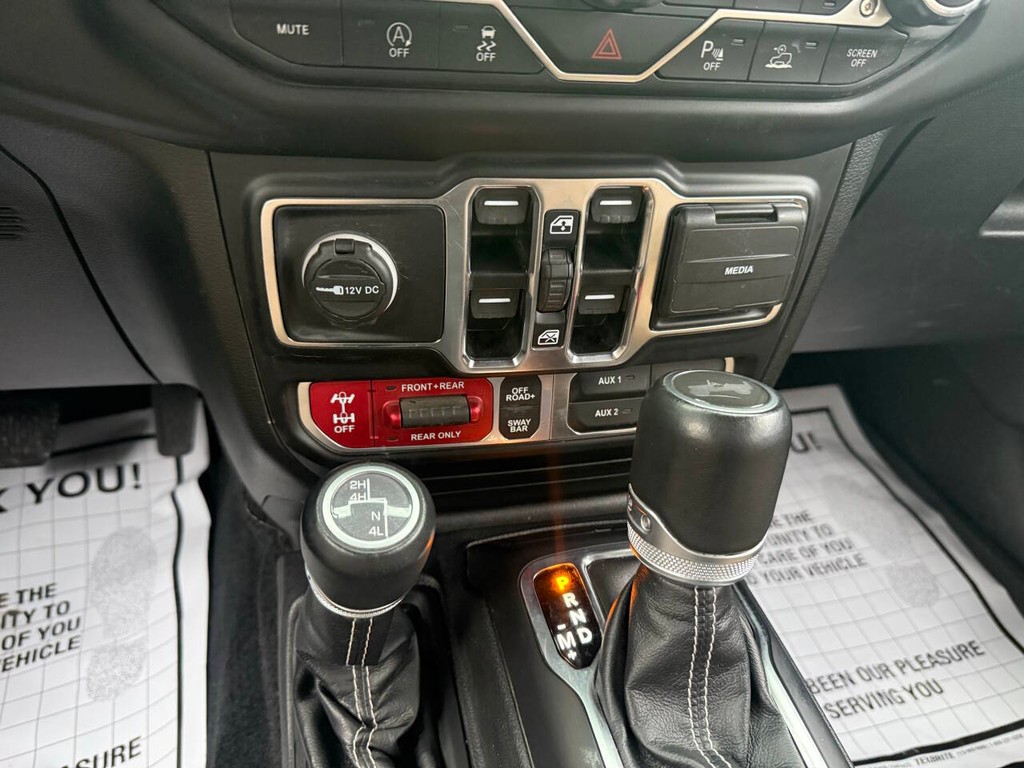 Jeep Wrangler Vehicle Full-screen Gallery Image 28