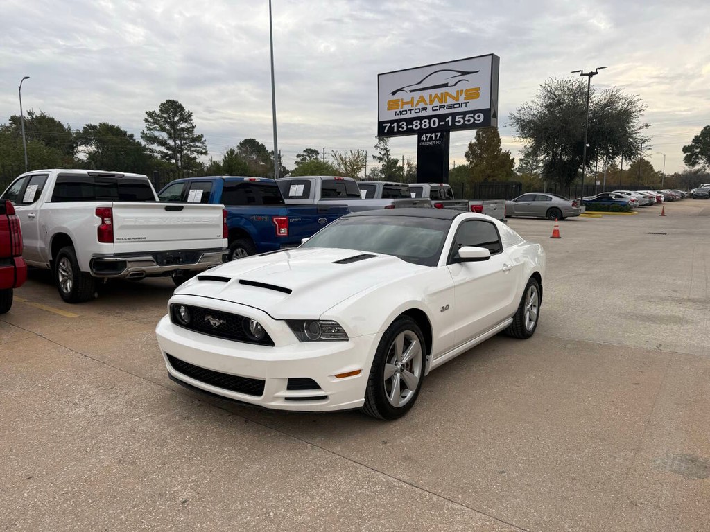 Ford Mustang Vehicle Full-screen Gallery Image 36