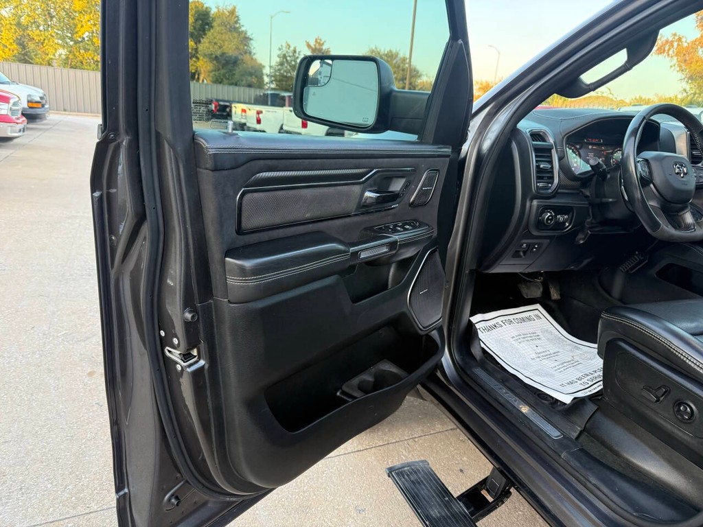 Ram 1500 Vehicle Full-screen Gallery Image 08