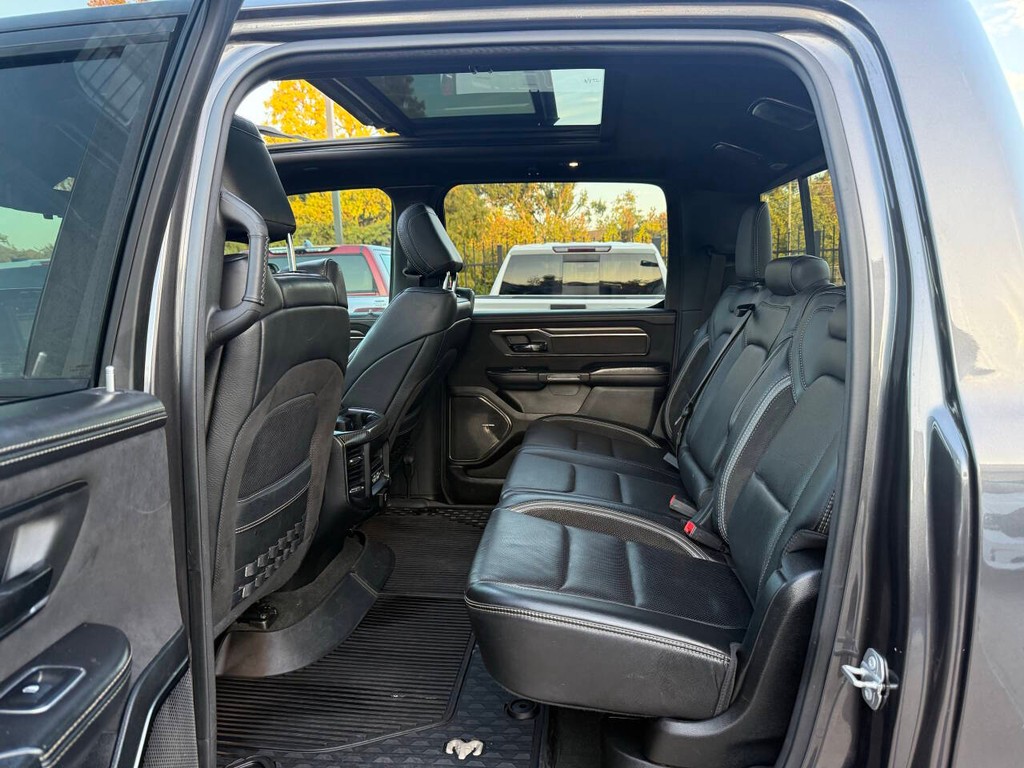 Ram 1500 Vehicle Full-screen Gallery Image 13