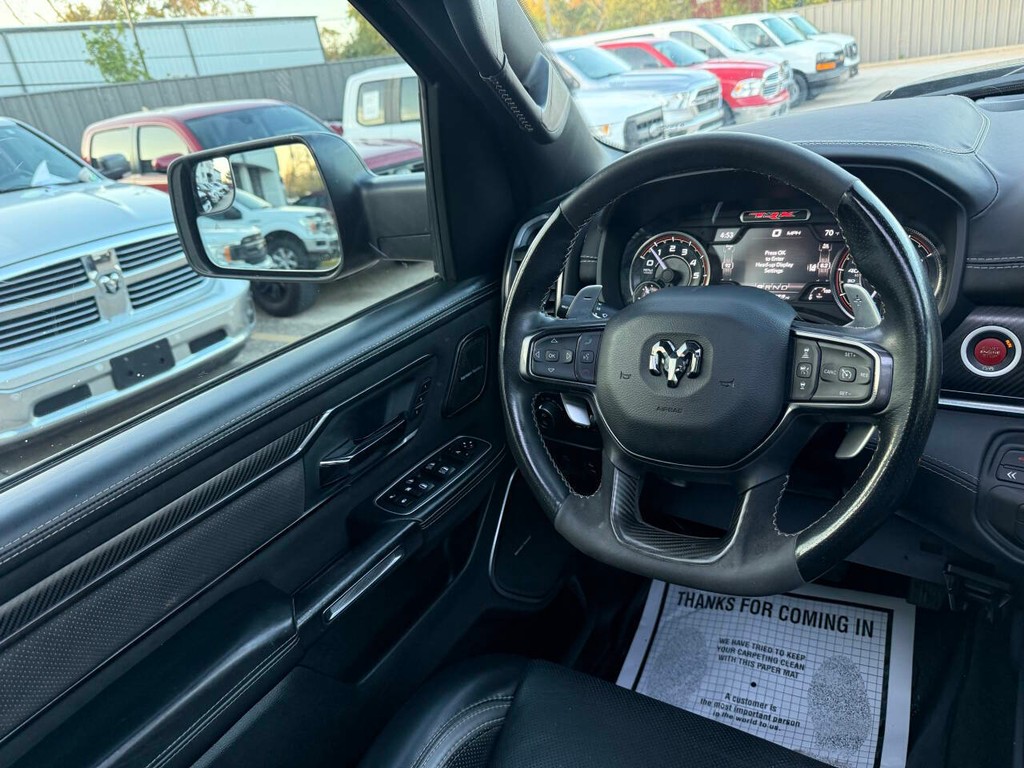 Ram 1500 Vehicle Full-screen Gallery Image 19