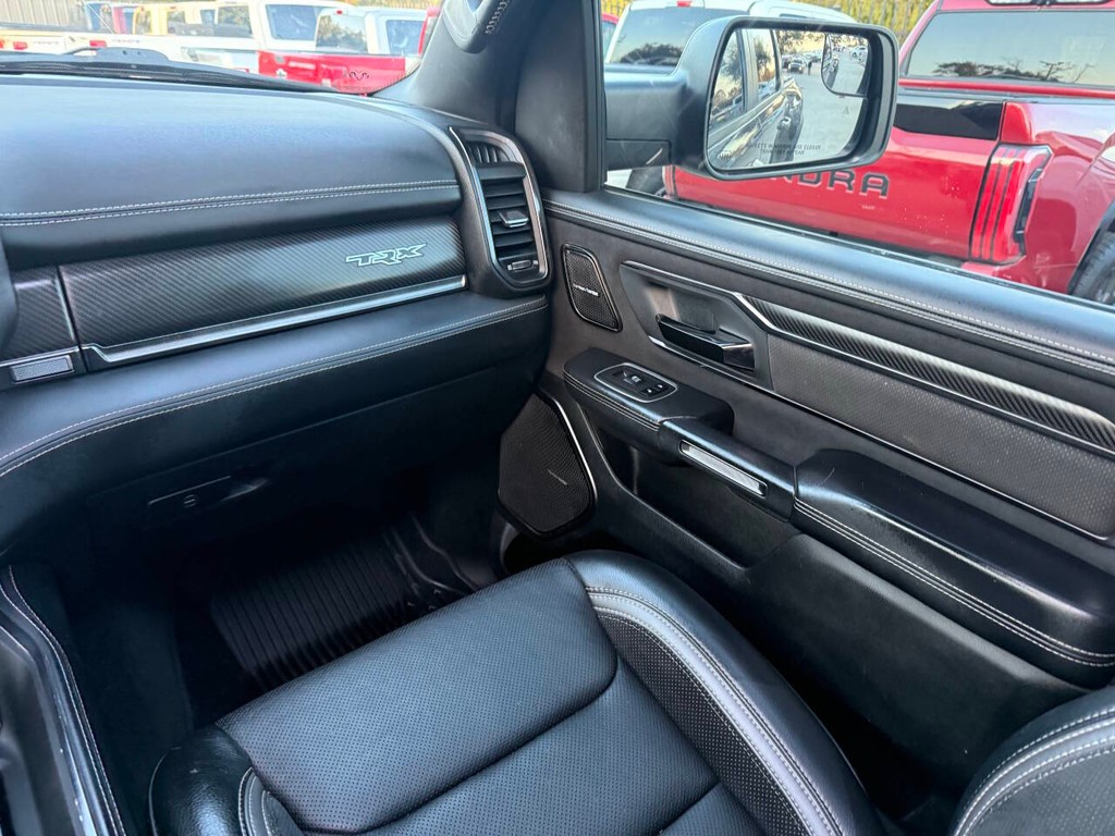 Ram 1500 Vehicle Full-screen Gallery Image 20