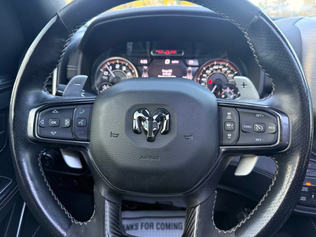 Ram 1500 Vehicle Full-screen Gallery Image 23