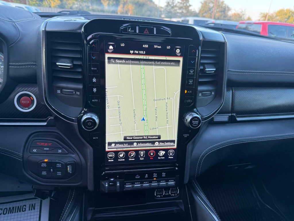 Ram 1500 Vehicle Full-screen Gallery Image 24