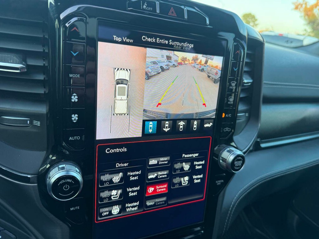 Ram 1500 Vehicle Full-screen Gallery Image 26