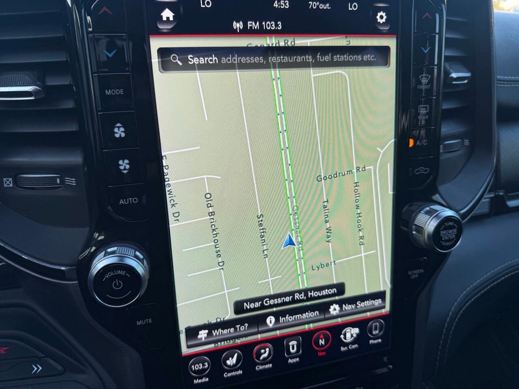 Ram 1500 Vehicle Full-screen Gallery Image 27