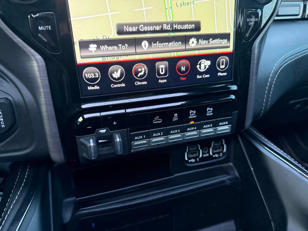 Ram 1500 Vehicle Full-screen Gallery Image 29