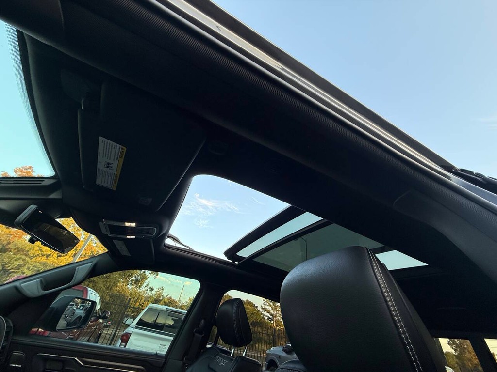 Ram 1500 Vehicle Full-screen Gallery Image 32