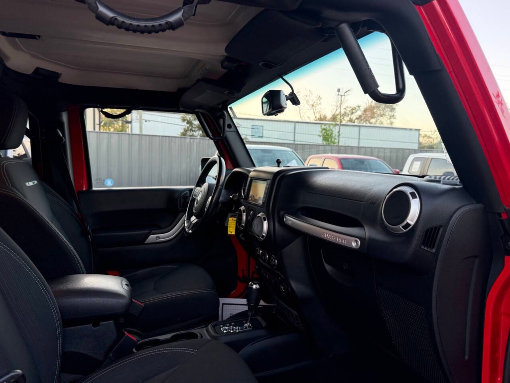 Jeep Wrangler Unlimited Vehicle Full-screen Gallery Image 09