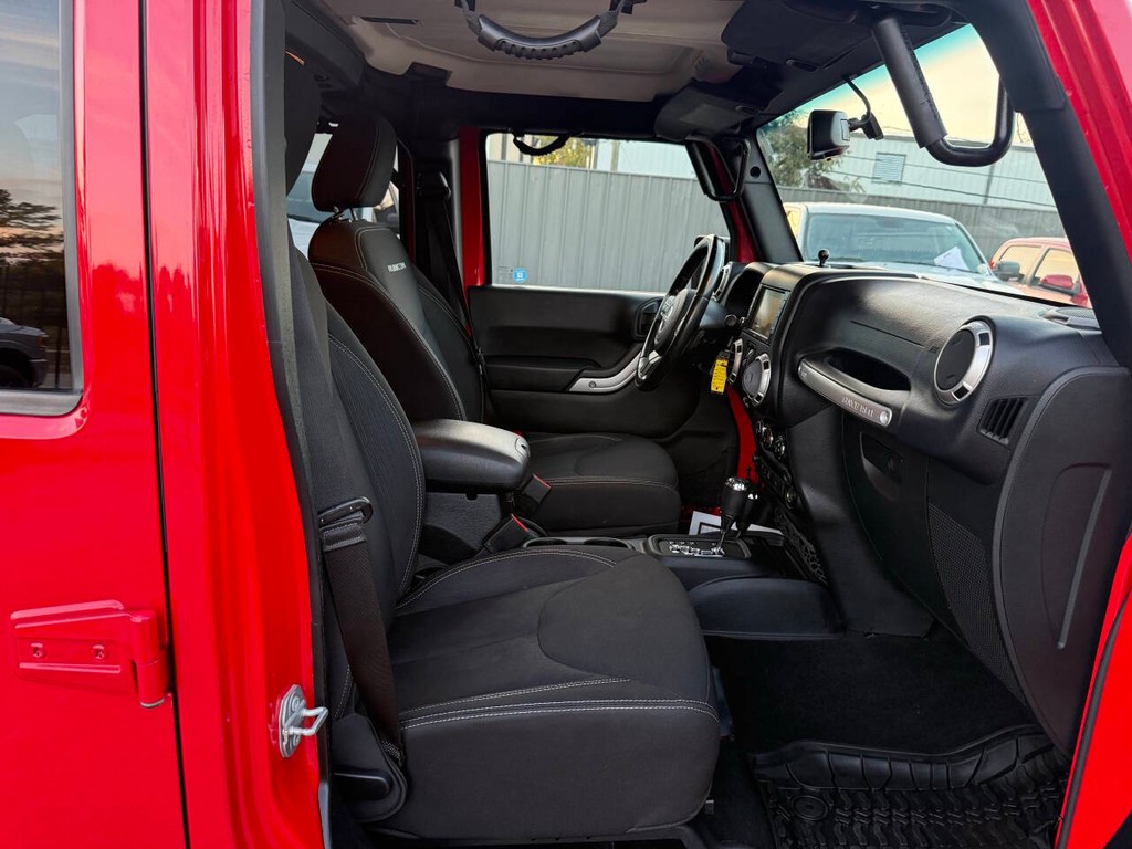 Jeep Wrangler Unlimited Vehicle Full-screen Gallery Image 10