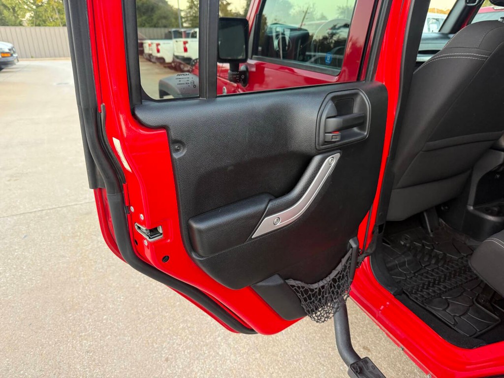 Jeep Wrangler Unlimited Vehicle Full-screen Gallery Image 14