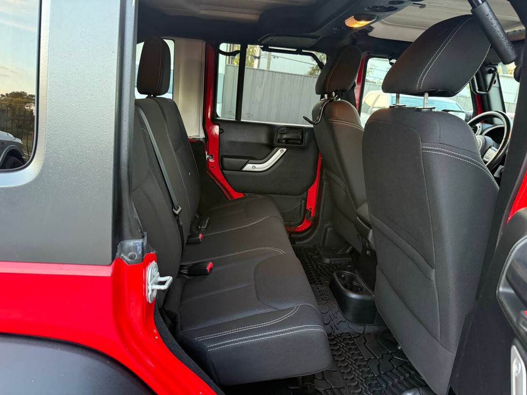 Jeep Wrangler Unlimited Vehicle Full-screen Gallery Image 15