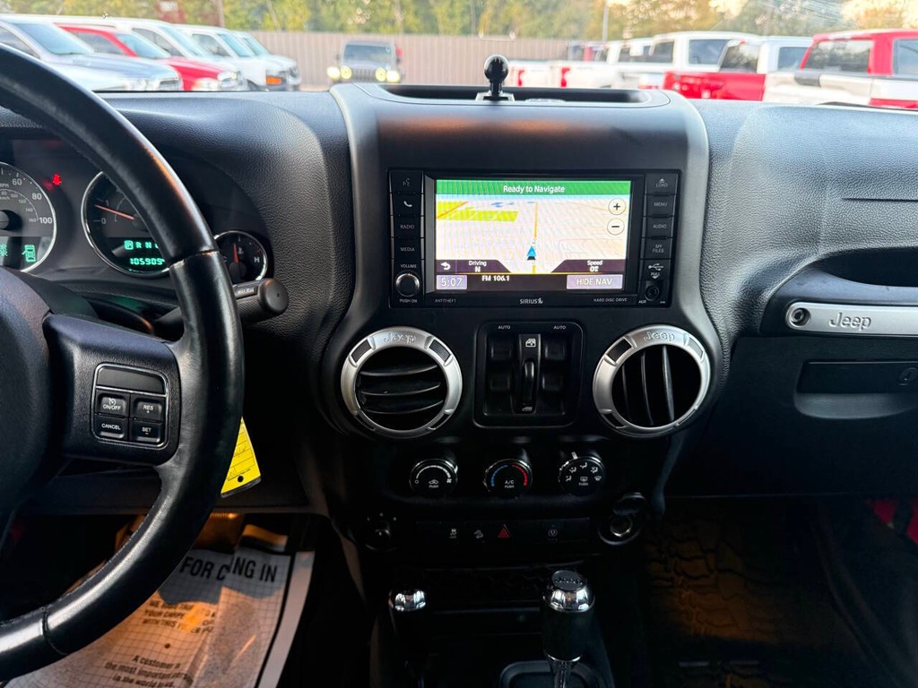 Jeep Wrangler Unlimited Vehicle Full-screen Gallery Image 24