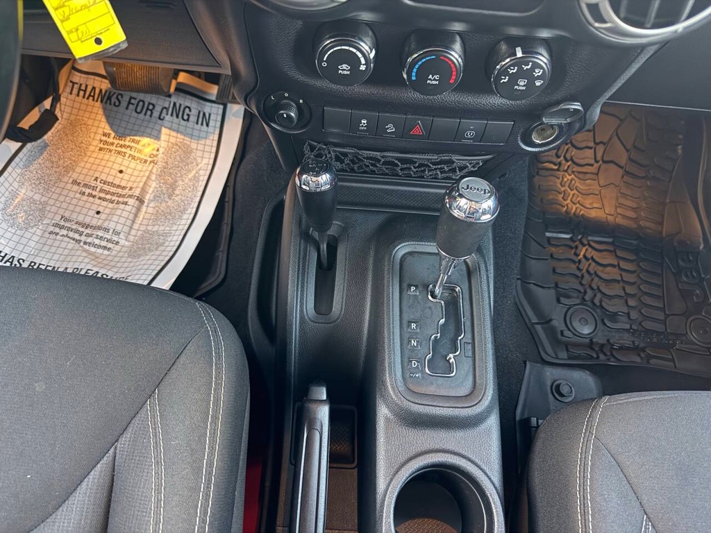 Jeep Wrangler Unlimited Vehicle Full-screen Gallery Image 28