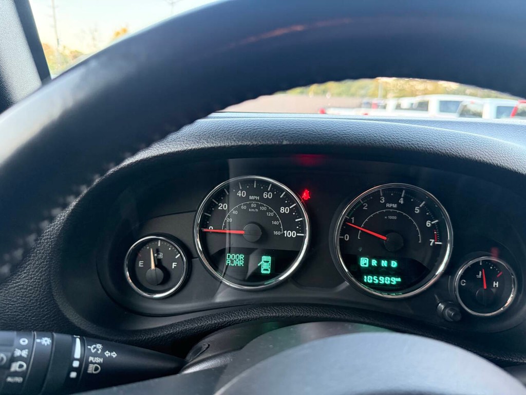 Jeep Wrangler Unlimited Vehicle Full-screen Gallery Image 30