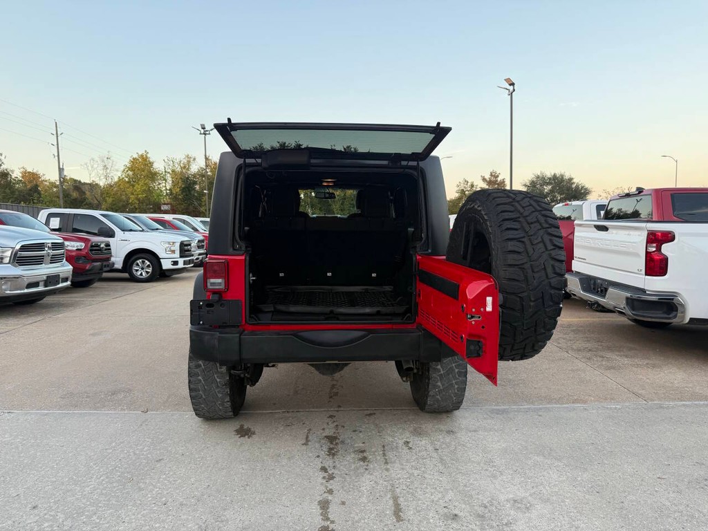 Jeep Wrangler Unlimited Vehicle Full-screen Gallery Image 36