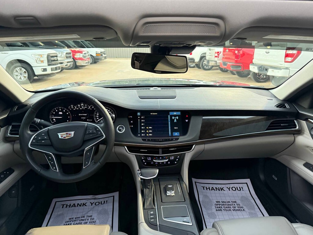 Cadillac CT6 Sedan Vehicle Full-screen Gallery Image 17