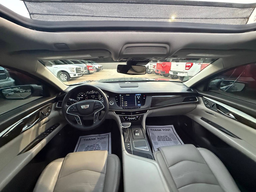 Cadillac CT6 Sedan Vehicle Full-screen Gallery Image 18