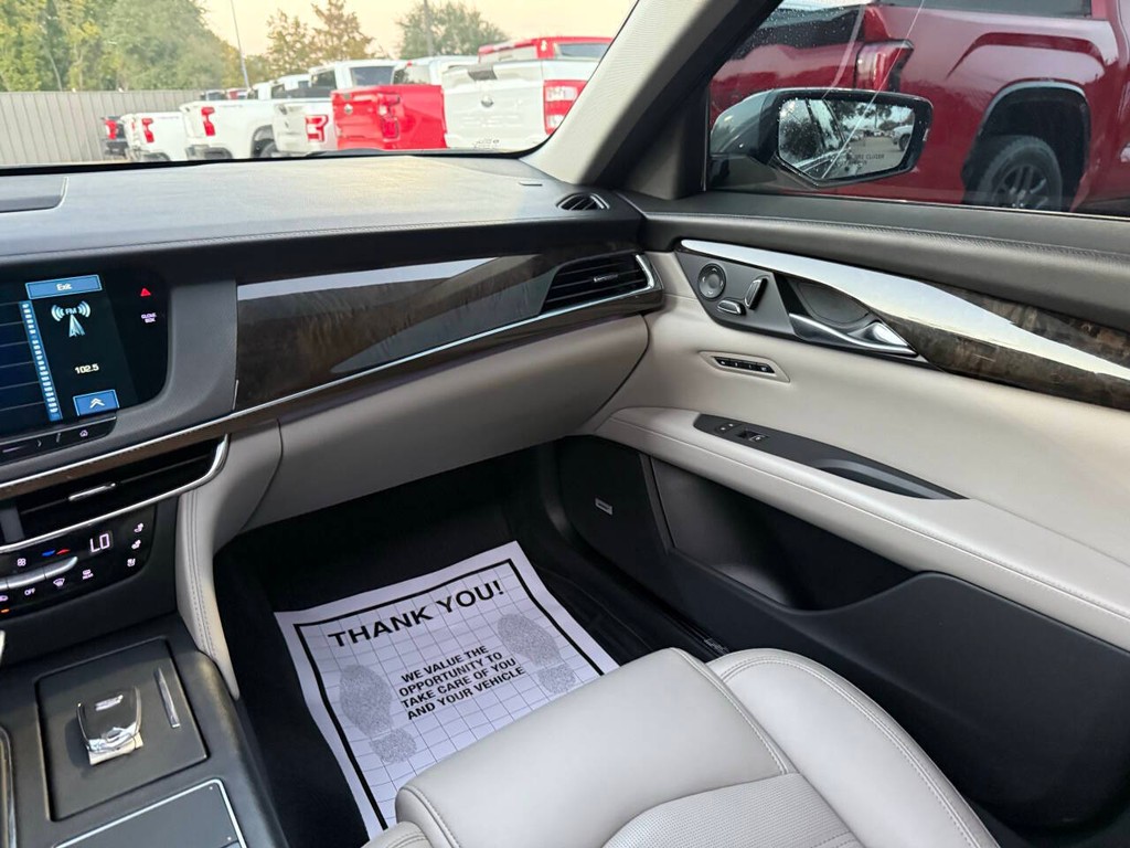 Cadillac CT6 Sedan Vehicle Full-screen Gallery Image 20