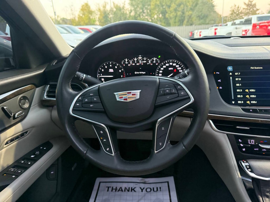 Cadillac CT6 Sedan Vehicle Full-screen Gallery Image 22