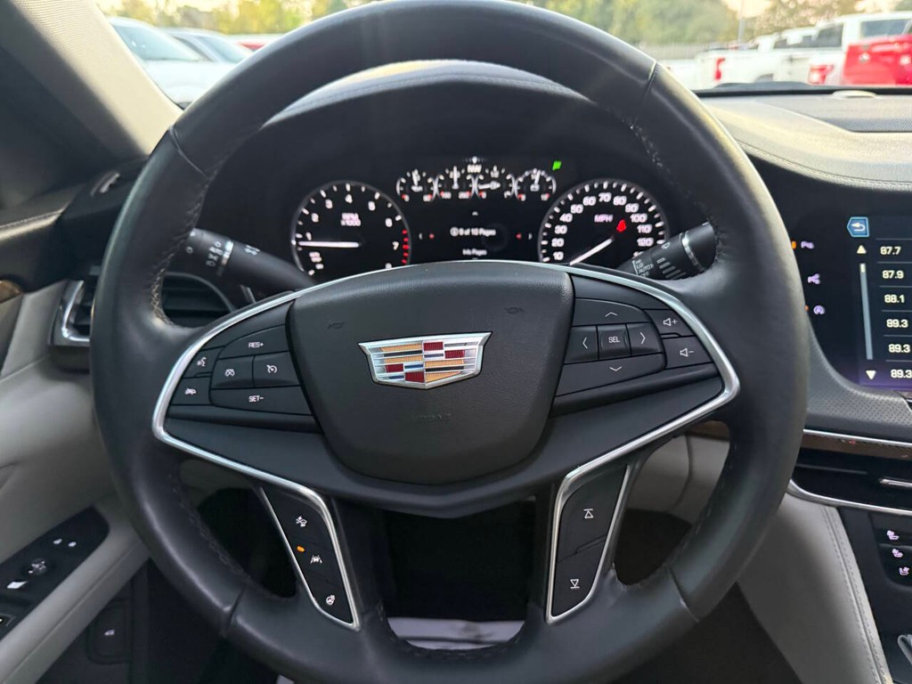 Cadillac CT6 Sedan Vehicle Full-screen Gallery Image 23