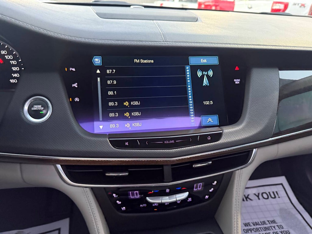 Cadillac CT6 Sedan Vehicle Full-screen Gallery Image 24