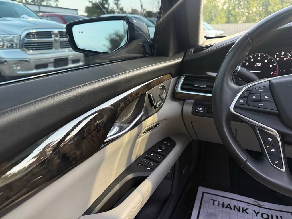 Cadillac CT6 Sedan Vehicle Full-screen Gallery Image 31