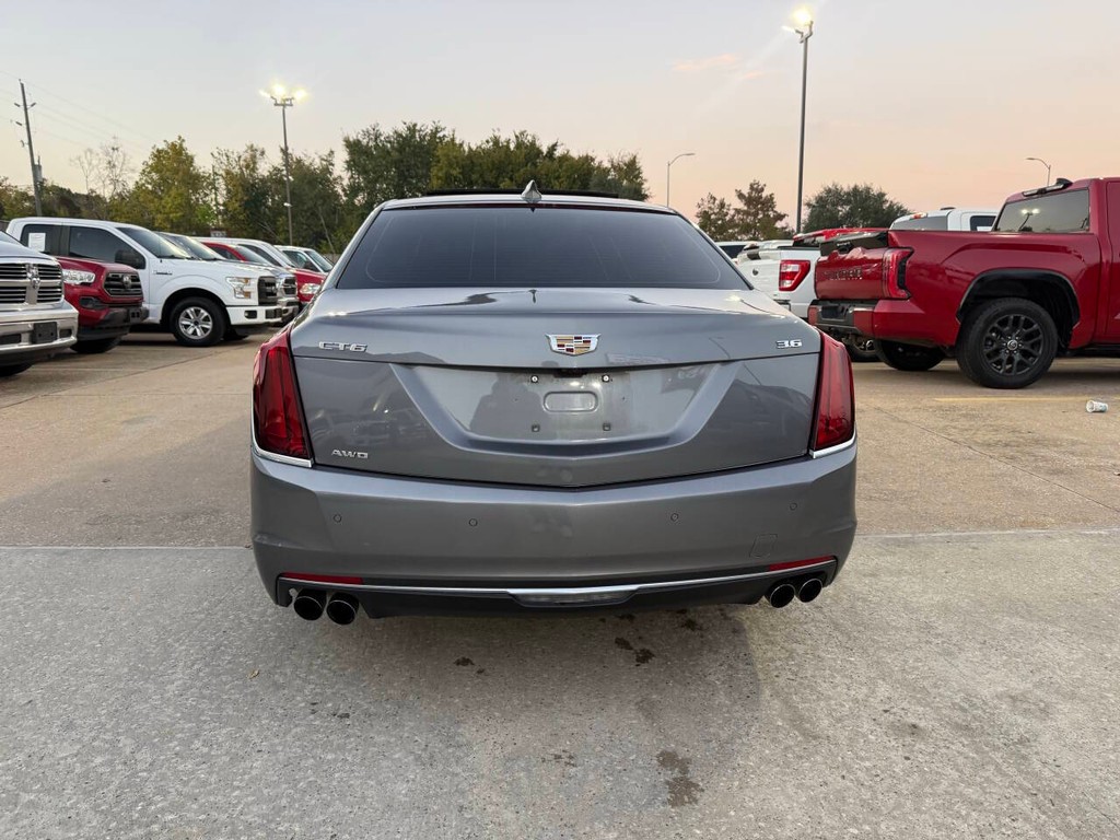 Cadillac CT6 Sedan Vehicle Full-screen Gallery Image 39