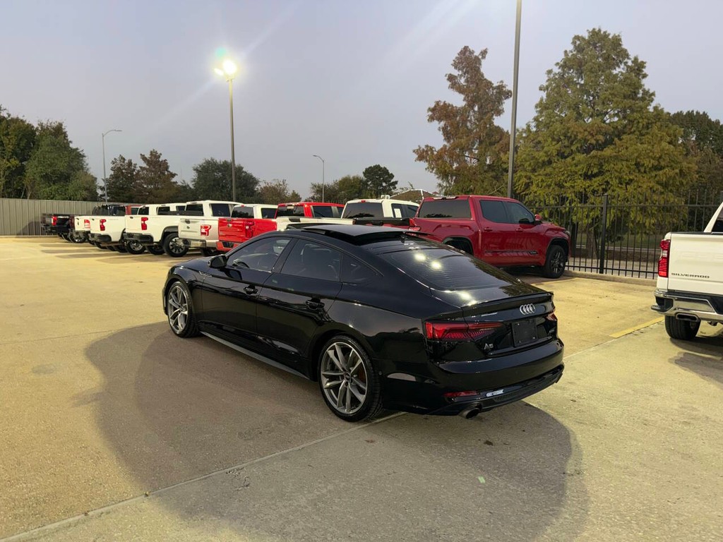 Audi A5 Sportback Vehicle Full-screen Gallery Image 04