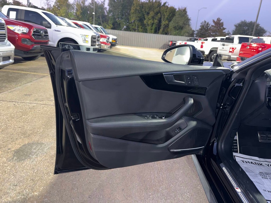 Audi A5 Sportback Vehicle Full-screen Gallery Image 08