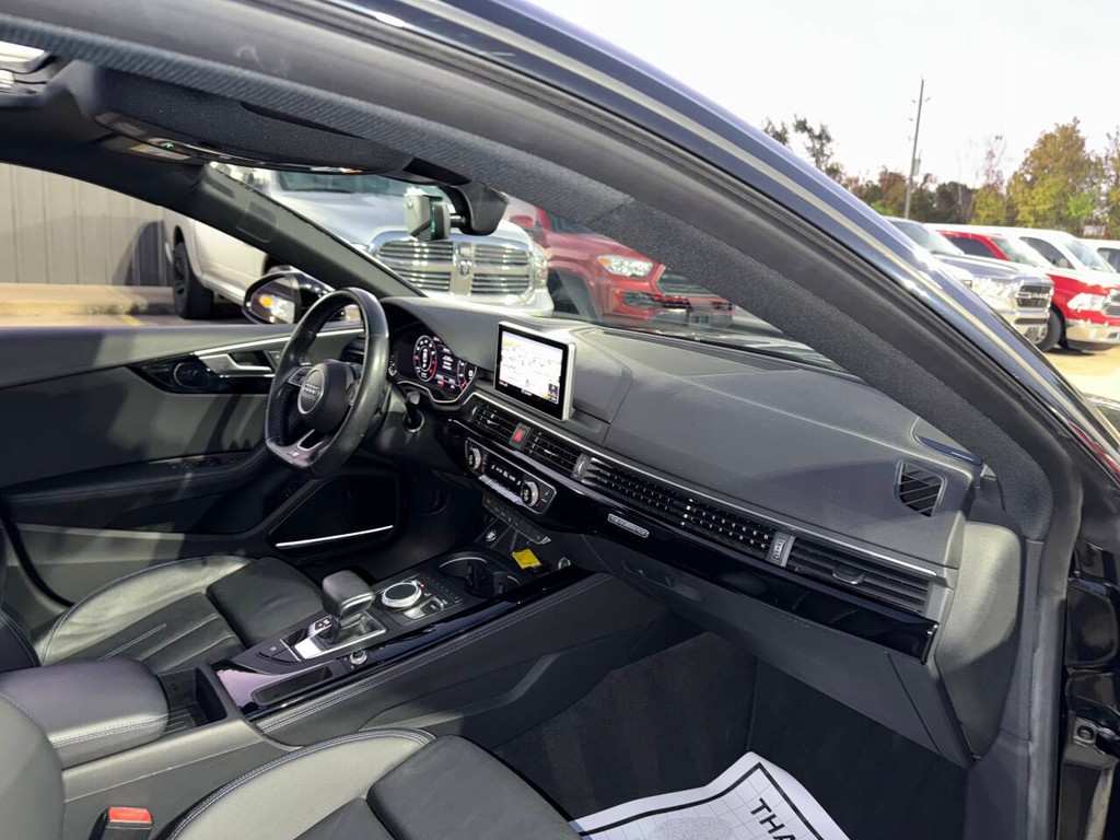 Audi A5 Sportback Vehicle Full-screen Gallery Image 09