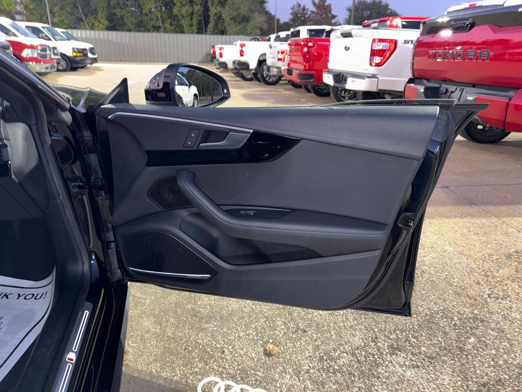 Audi A5 Sportback Vehicle Full-screen Gallery Image 11