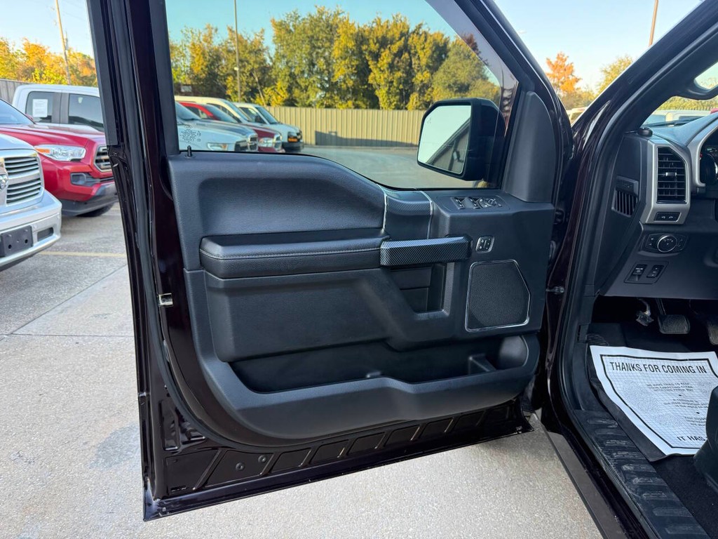 Ford F-150 Vehicle Full-screen Gallery Image 09