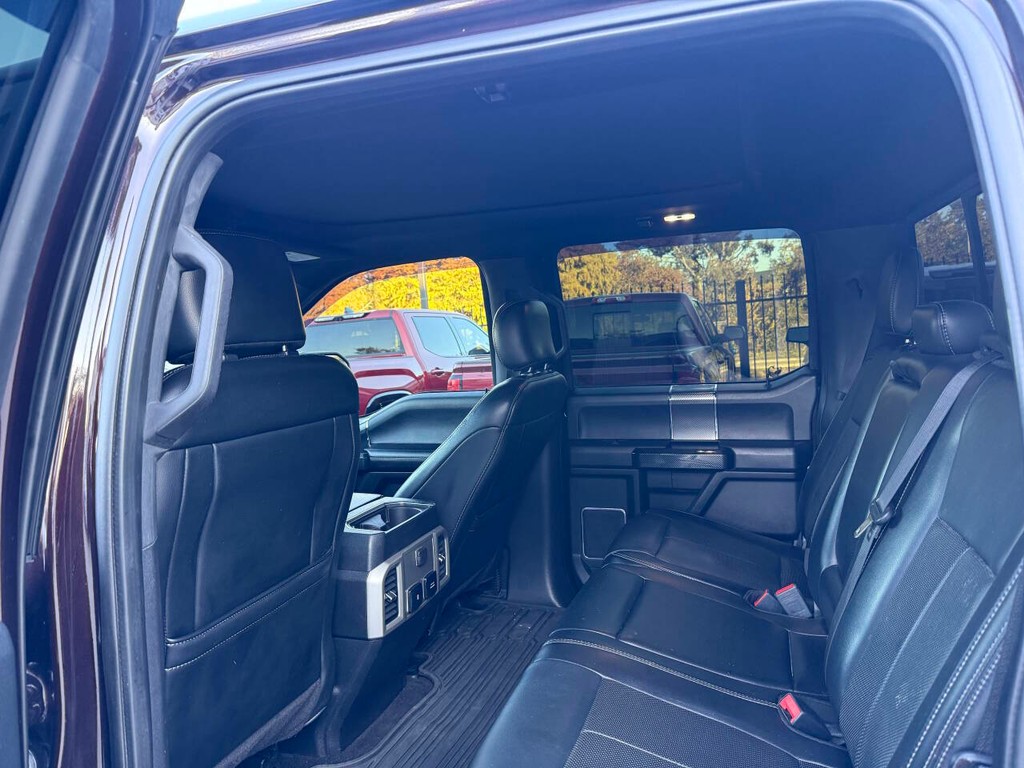 Ford F-150 Vehicle Full-screen Gallery Image 13