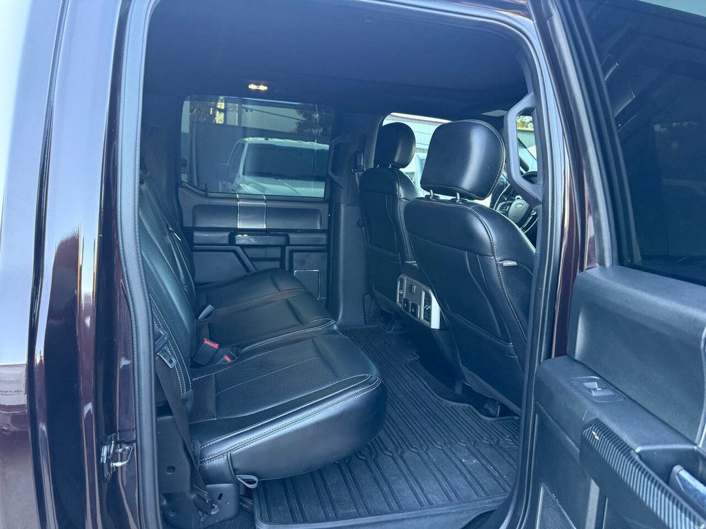 Ford F-150 Vehicle Full-screen Gallery Image 16