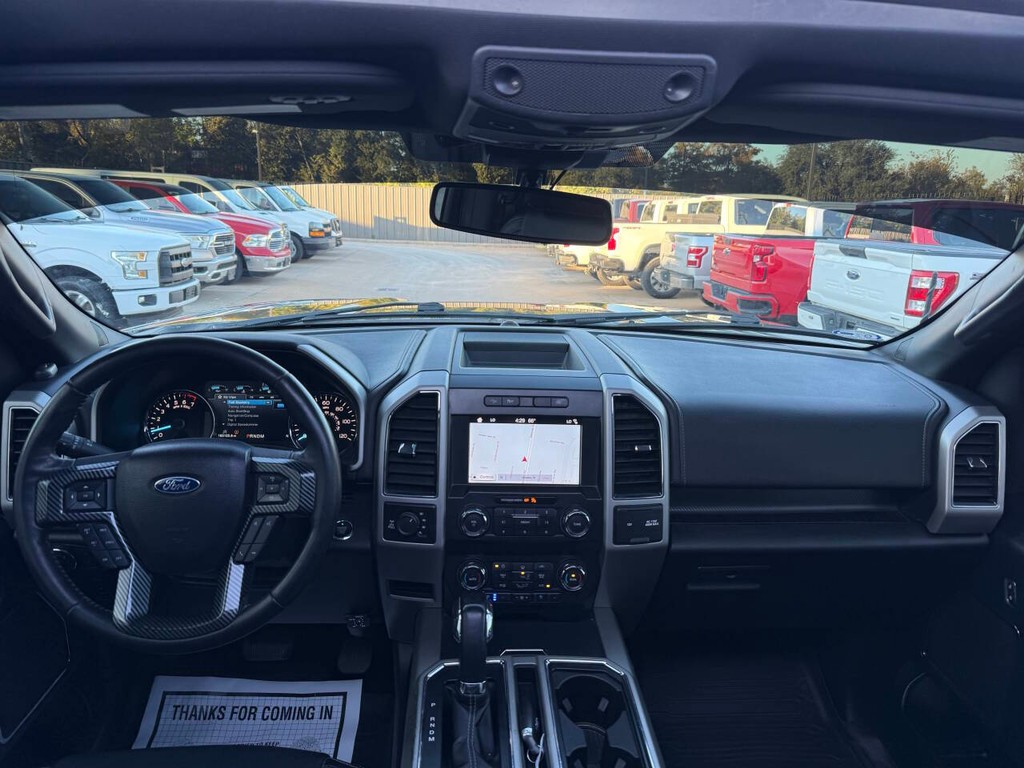 Ford F-150 Vehicle Full-screen Gallery Image 18