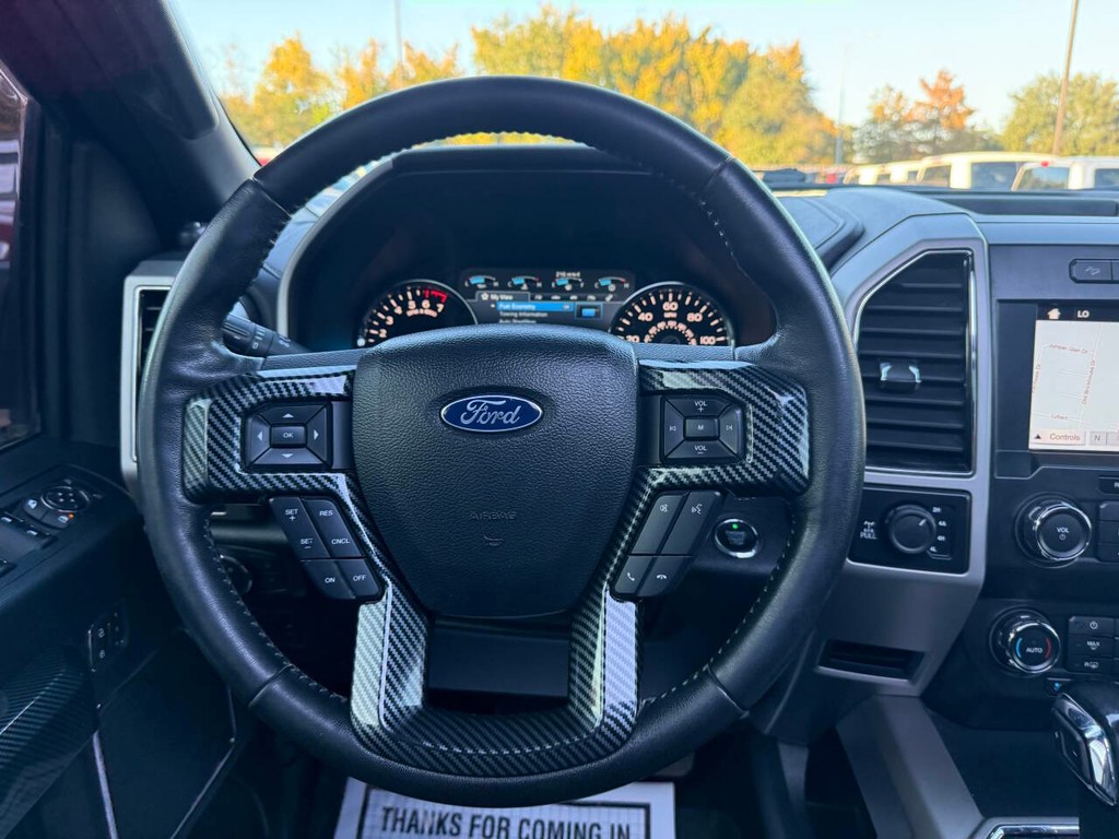 Ford F-150 Vehicle Full-screen Gallery Image 23