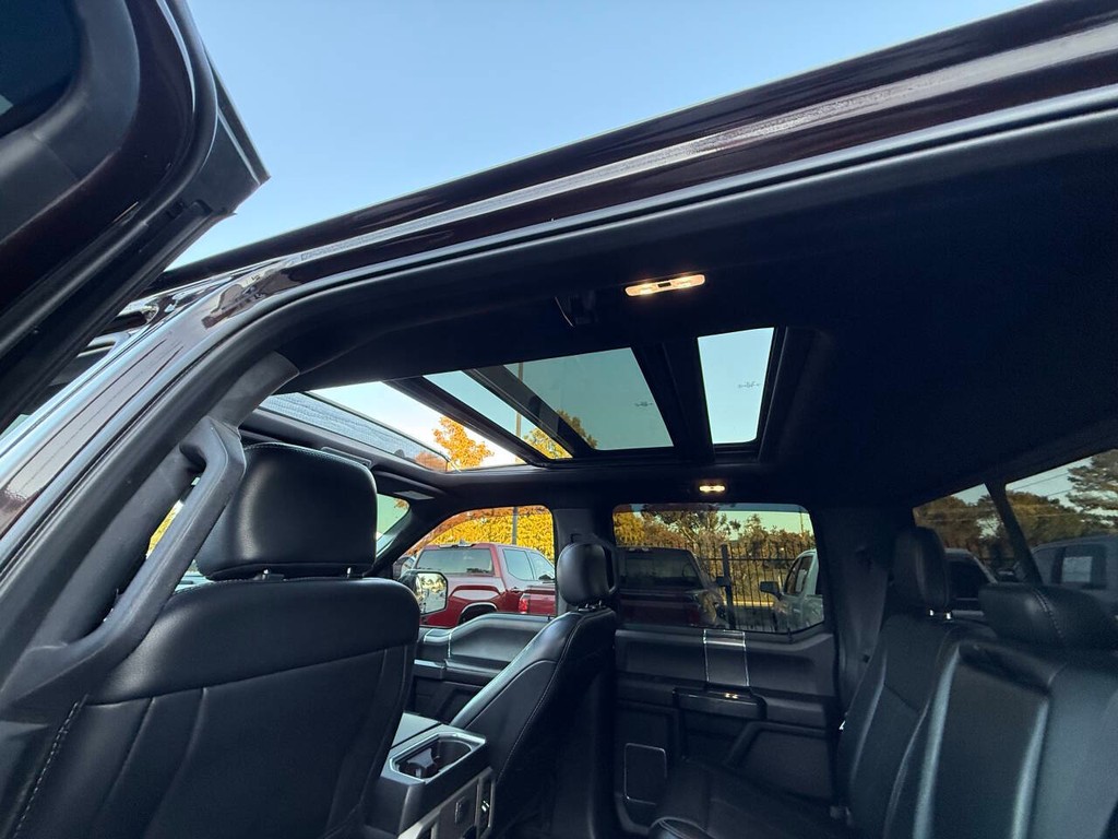 Ford F-150 Vehicle Full-screen Gallery Image 32