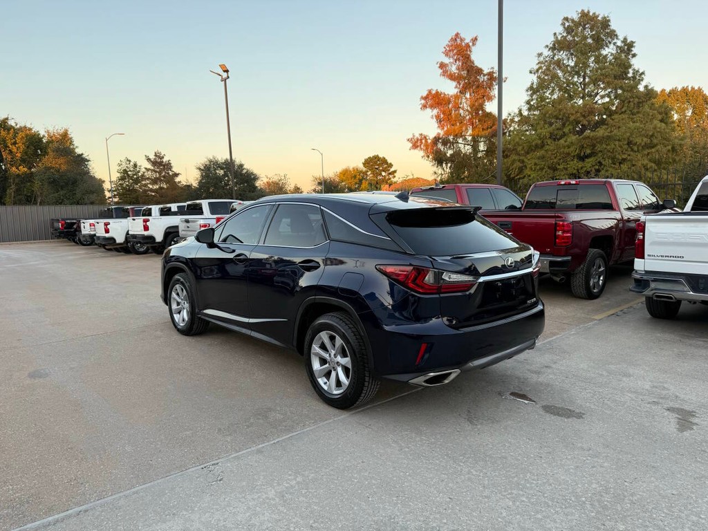 Lexus RX 350 Vehicle Full-screen Gallery Image 04