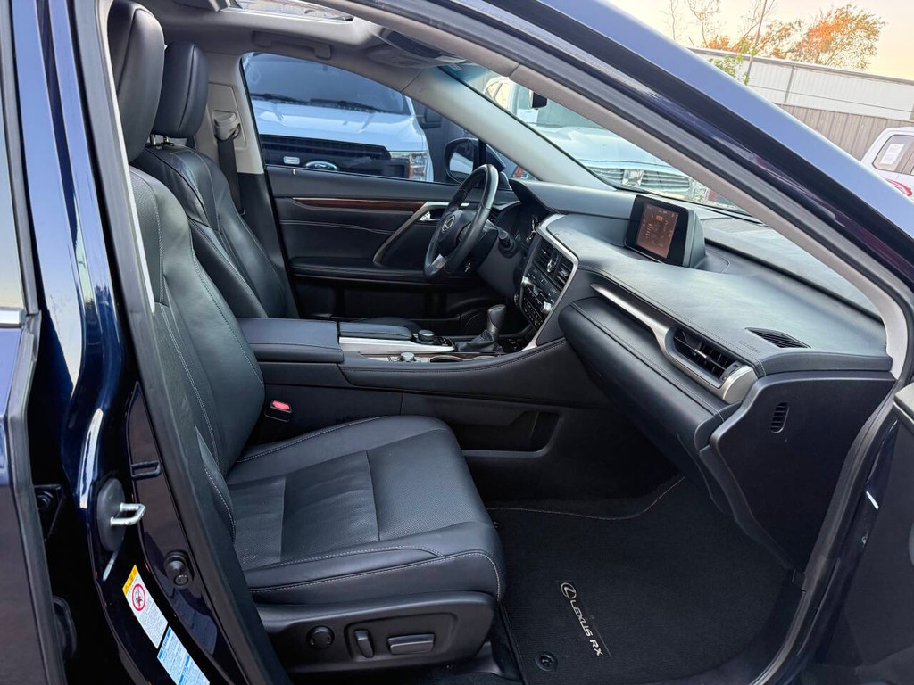 Lexus RX 350 Vehicle Full-screen Gallery Image 10