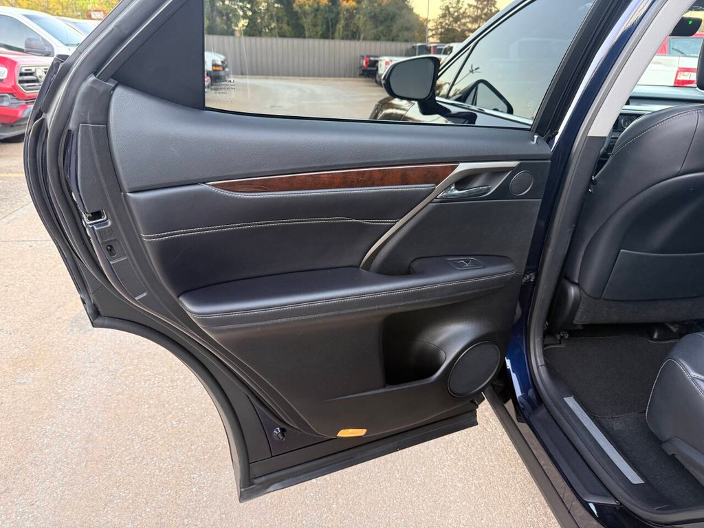 Lexus RX 350 Vehicle Full-screen Gallery Image 14