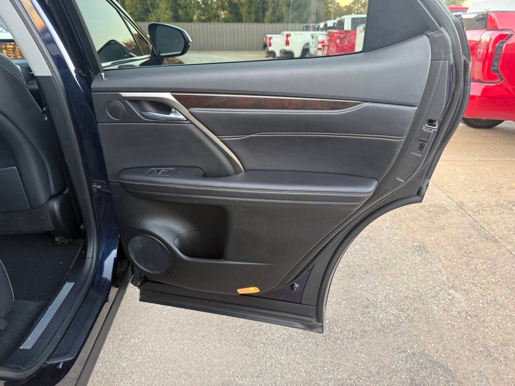 Lexus RX 350 Vehicle Full-screen Gallery Image 16