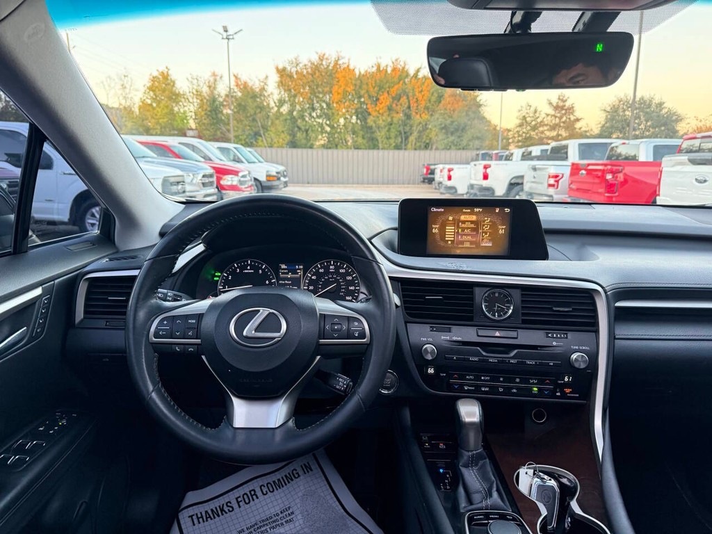 Lexus RX 350 Vehicle Full-screen Gallery Image 21