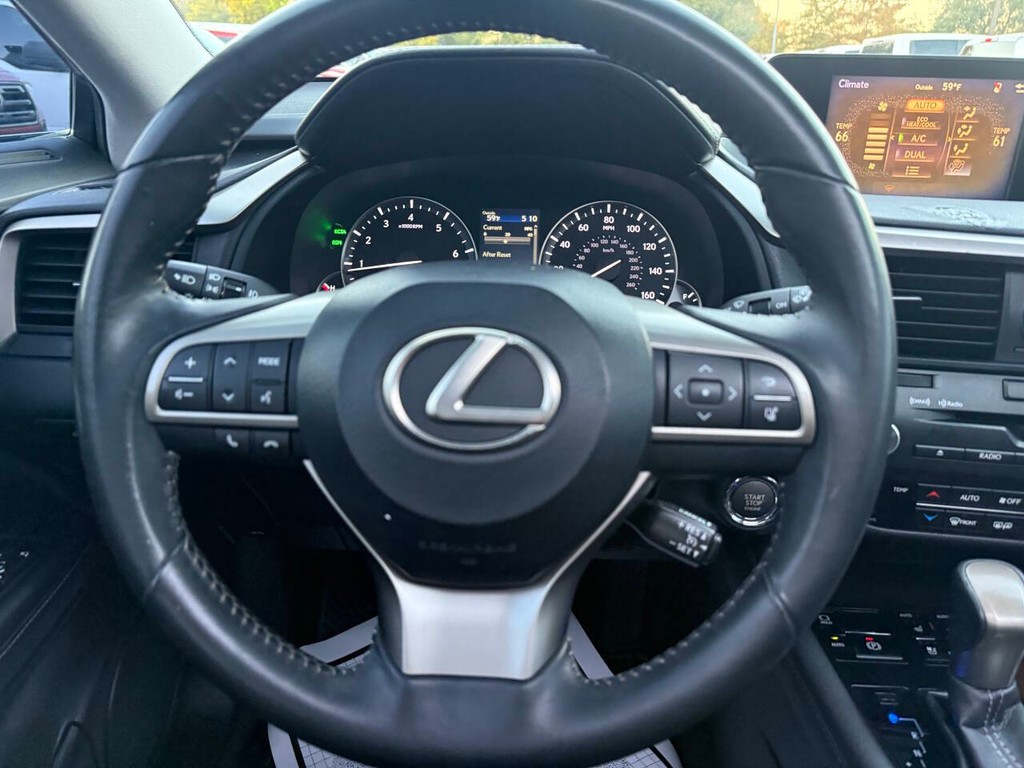 Lexus RX 350 Vehicle Full-screen Gallery Image 23