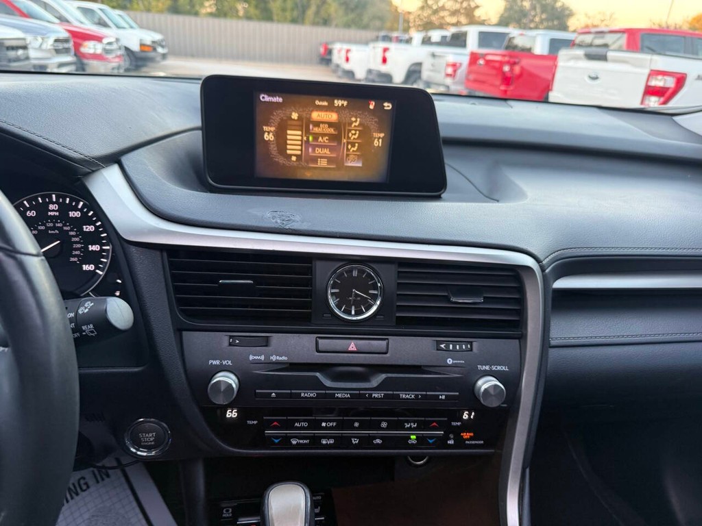 Lexus RX 350 Vehicle Full-screen Gallery Image 24