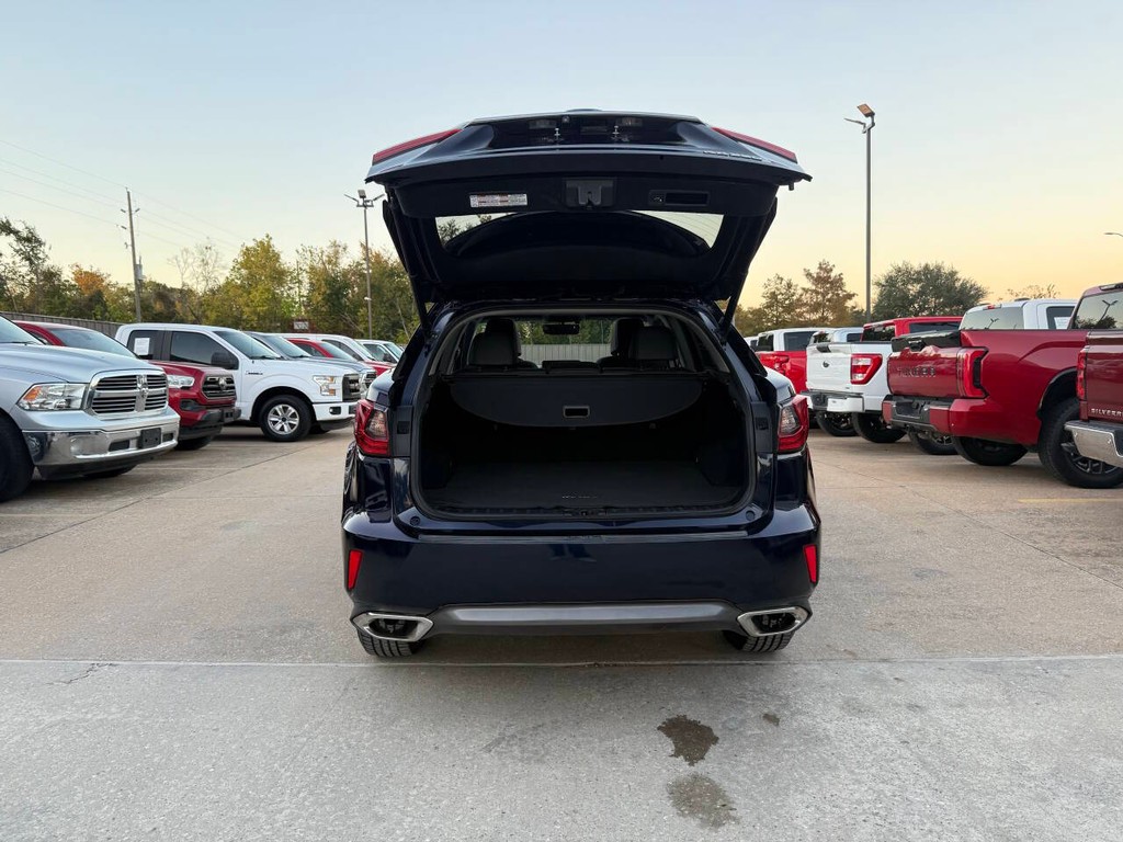 Lexus RX 350 Vehicle Full-screen Gallery Image 38