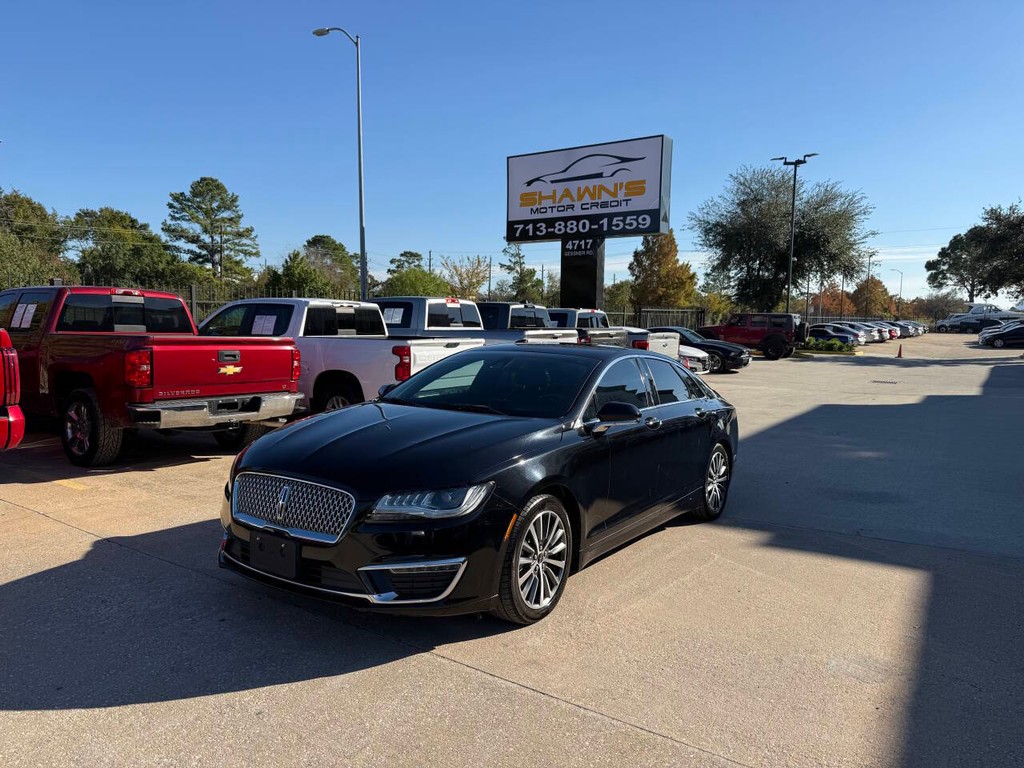 Lincoln MKZ Vehicle Full-screen Gallery Image 03
