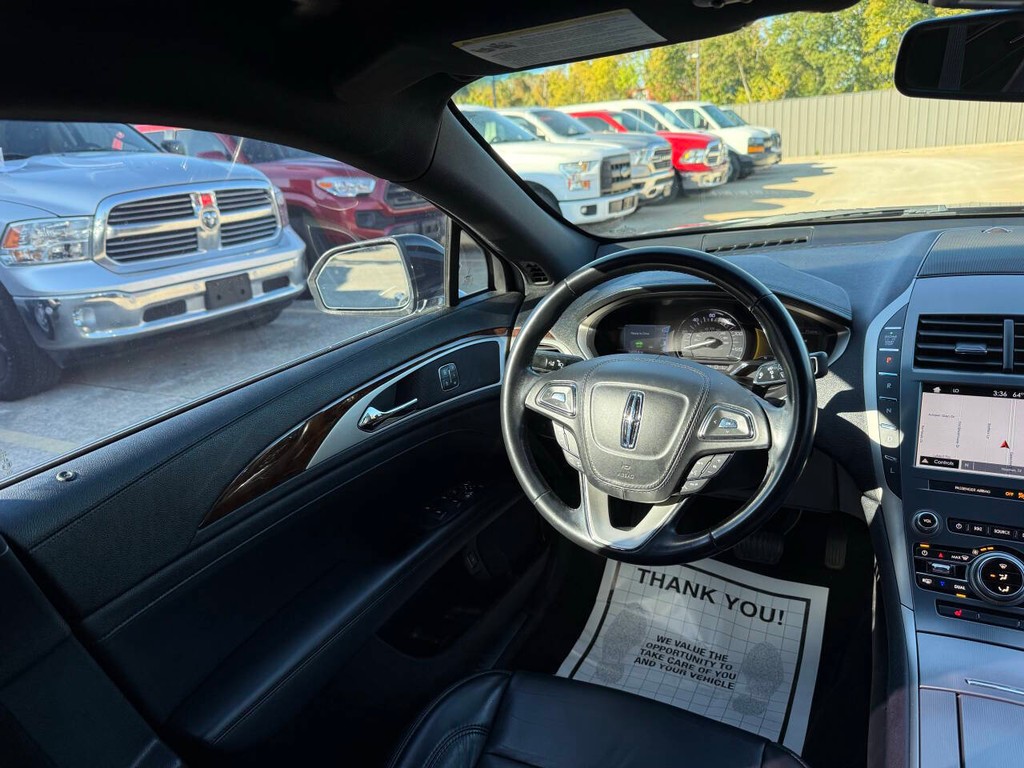 Lincoln MKZ Vehicle Full-screen Gallery Image 19