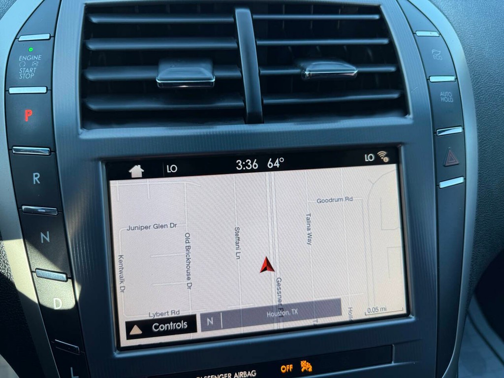 Lincoln MKZ Vehicle Full-screen Gallery Image 25