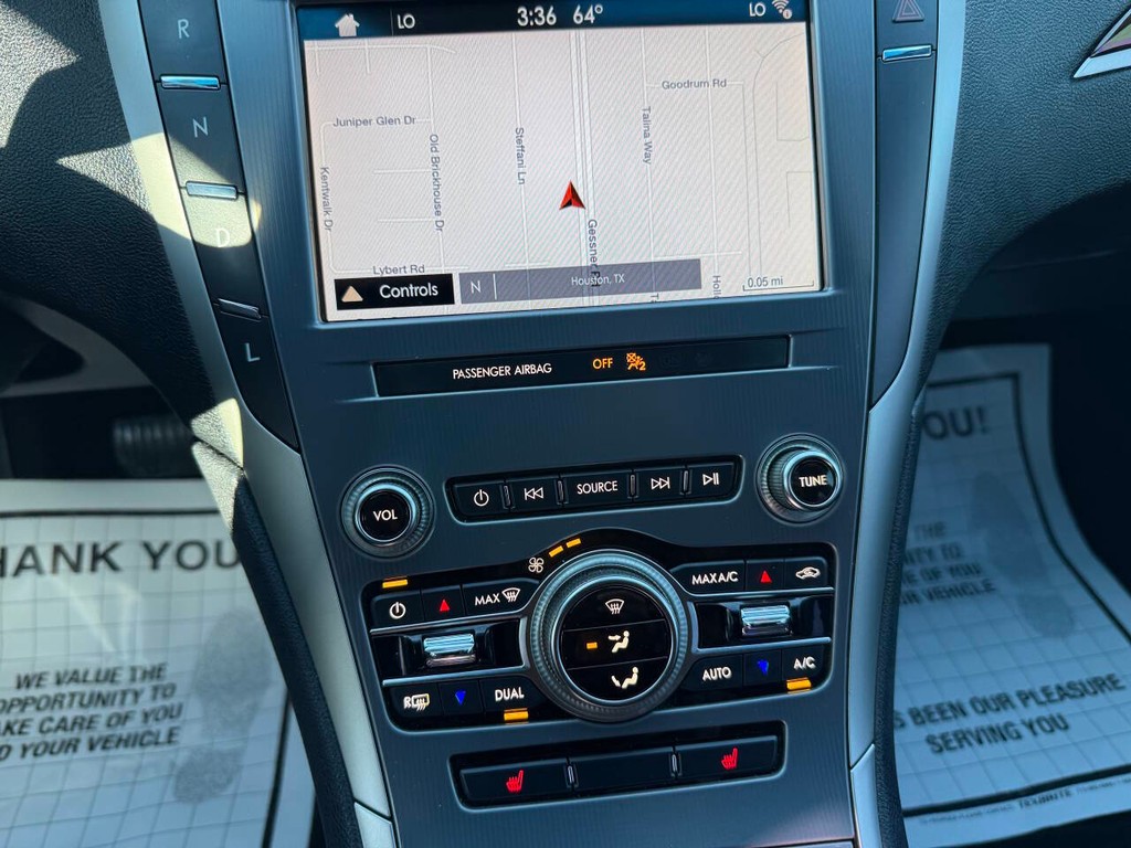 Lincoln MKZ Vehicle Full-screen Gallery Image 27